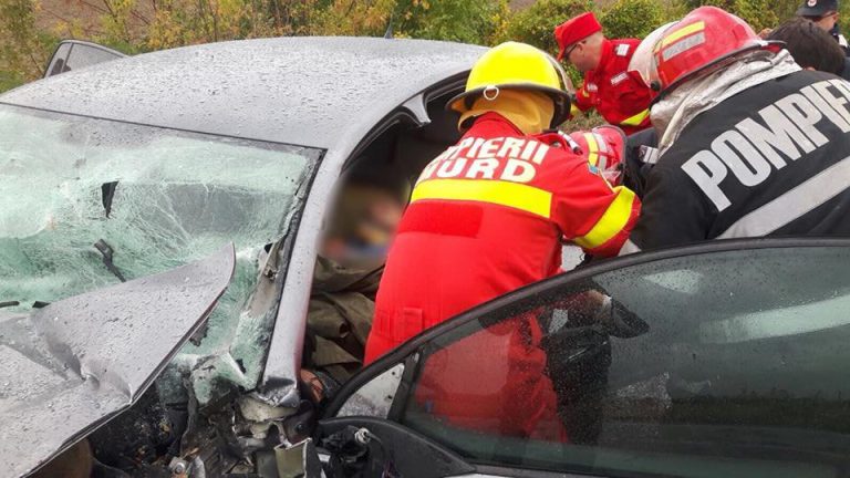 Călăraşi: Cinci răniți într-un accident cu cinci maşini în care se aflau 14 persoane, pe A2 
