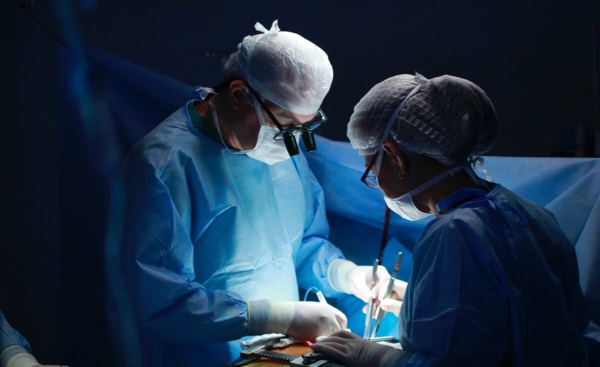 Un bărbat declarat în moarte cerebrală s-a trezit chiar în timpul recoltării organelor sale pentru donare