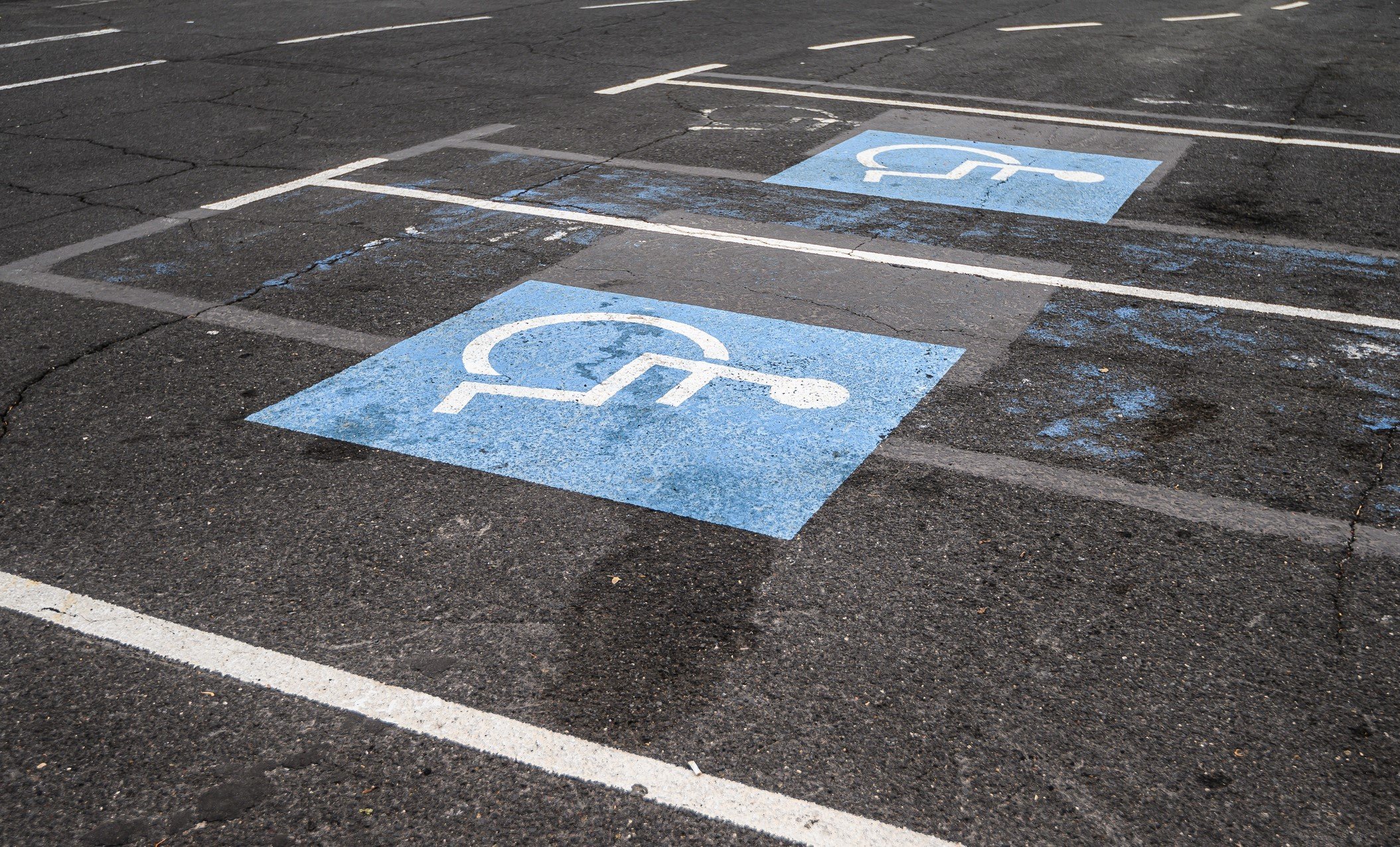 Verificări la persoanele cu handicap care au și permis de conducere. Câte persoane sunt vizate la Iași?