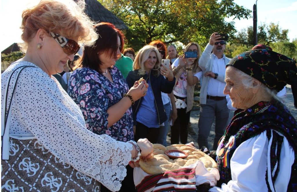  O obscură asistentă medicală, care a absolvit facultatea la 43 de ani, administrează o instituţie cu un buget de 28 miliarde de lei