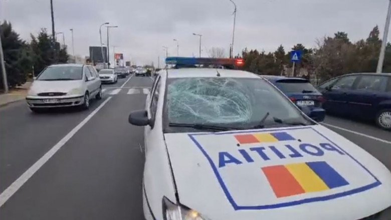  VIDEO Pietoni care se aruncă intenţionat în faţa maşinilor, filmaţi în Năvodari