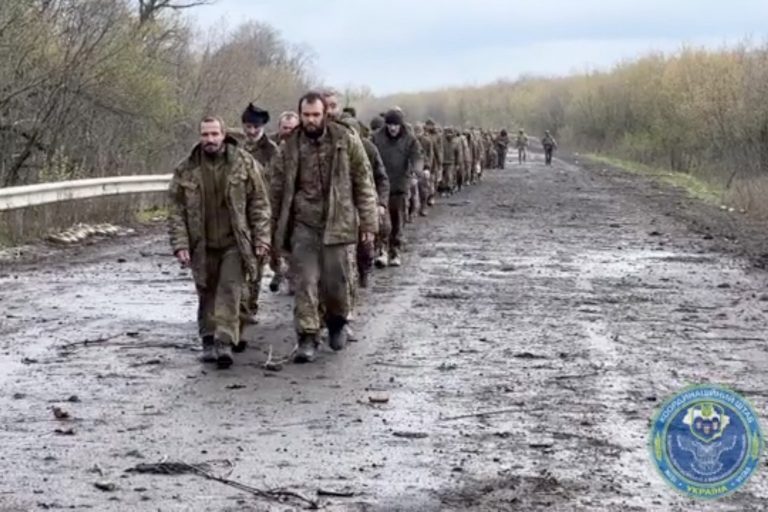 Un nou schimb de prizonieri între Rusia şi Ucraina. 300 de oameni au fost eliberaţi 