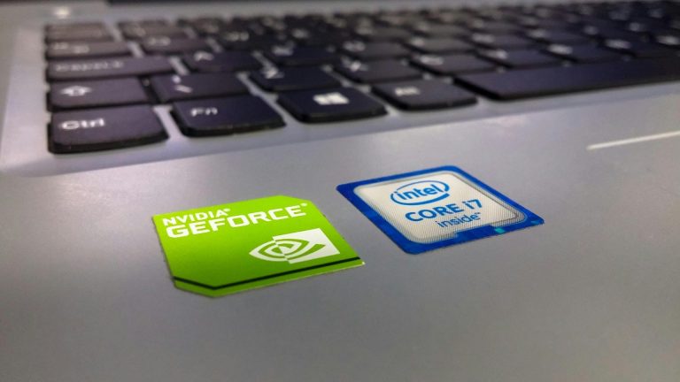 Nvidia a pierdut 600 de miliarde de dolari într-o zi. Record pentru o companie americană