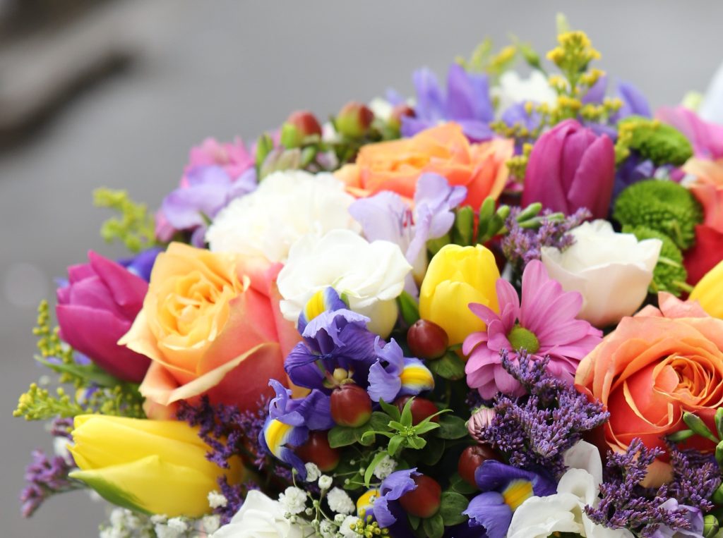 Cel mai scump „pachet floral” vândut la Iaşi de 8 martie: 2.250 lei. „Secretele” de milioane ale pieţei locale a florilor