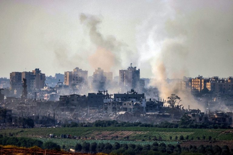 Cel puţin 100 de morţi şi peste 400 de răniţi în atacuri israeliene în Liban, anunţă Guvernul