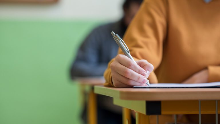Prima sesiune de simulare pentru examenul de admitere de la UMF Iași va avea loc în martie