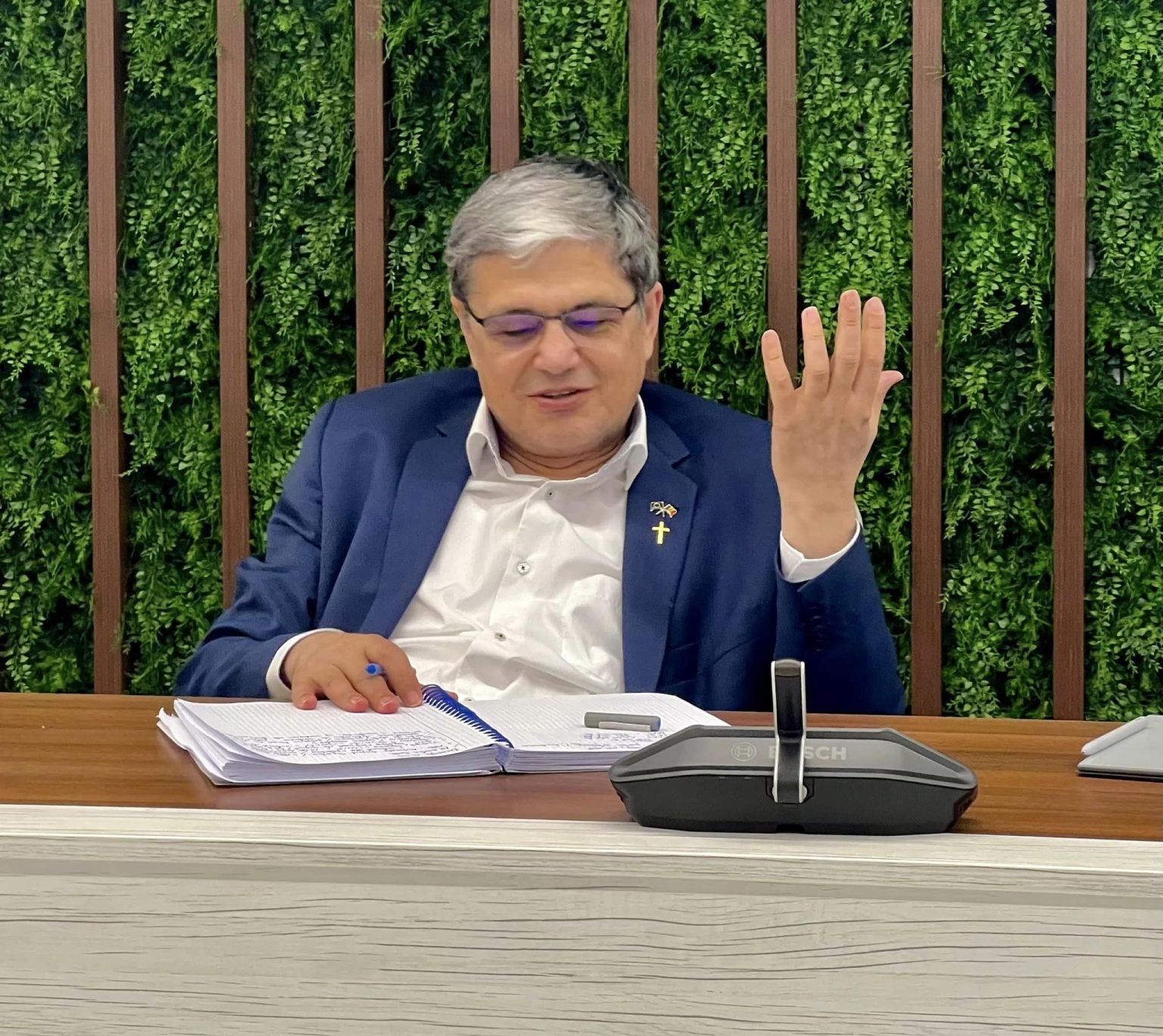 Salariile nete din administrația publică au crescut cu aproape 18% într-un an, mult peste rata inflației și cu aproape 50% peste media salariilor din economie