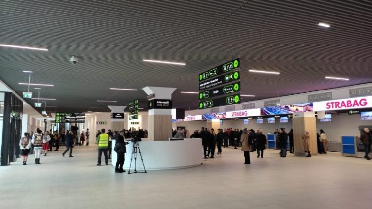 Guvernul maghiar sare la gâtul companiei care a construit T4 pe aeroportul din Iași