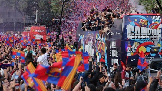 FC Barcelona este campioana Spaniei. Catalanii au câştigat cu 2-0 derbiul cu Espanol