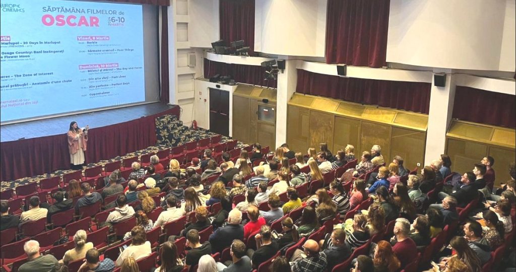 Oppenheimer la Ateneu, sau o ieşire de sâmbătă seară cu prietenii? Un film cu 7 Oscar-uri prin ochi de student – Reportaj cu spatele la ecran