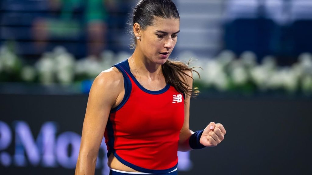  Sorana Cîrstea a învins-o pe Sloane Stephens şi s-a calificat în turul al treilea la Miami