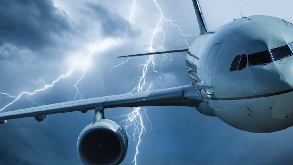  Două avioane au ratat aterizarea pe Aeroportul Otopeni din cauza vremii
