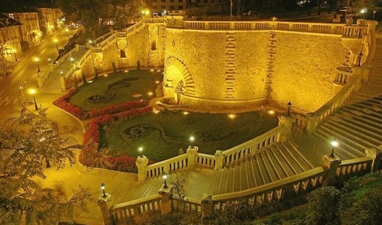 „D-ale studenților”: Piață capitalistă a apei, depozit natural de lut, atracție turistică pentru mirese -  Istoria uluitoare a Râpei Galbene