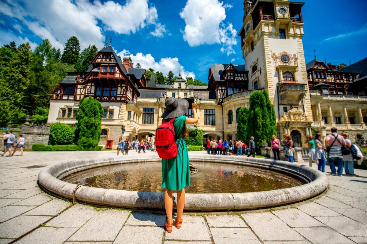 Peste 965.000 de turişti nerezidenţi au cheltuit în România 3 miliarde de lei în prima jumătate a anului