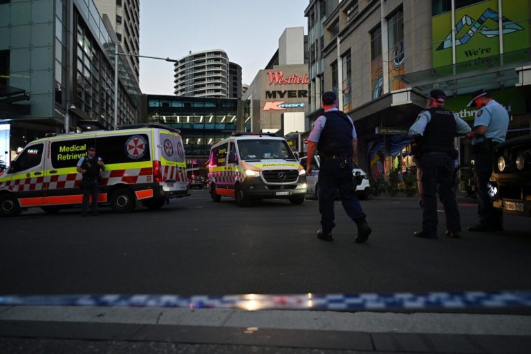 Atac la mall: Cinci persoane au fost ucise într-un centru comercial din Sydney VIDEO