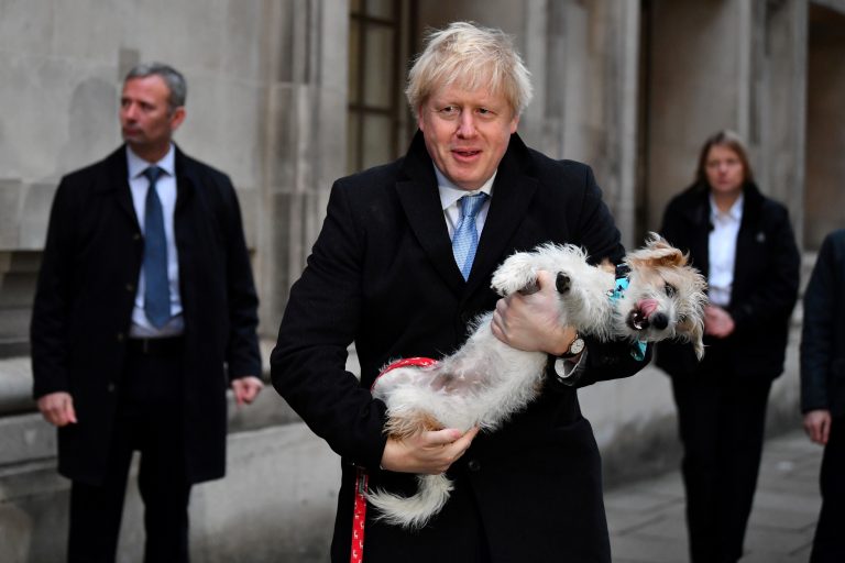 Câinele lui Boris Johnson a umplut cu purici reședința prim-miniștrilor în 2021
