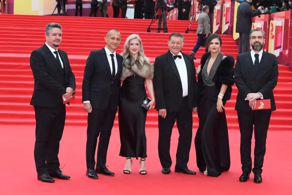  Actorul Dorel Vișan și un un preot ortodox român participă la festivalul de film de la Moscova. Un politician român pro-rus exultă