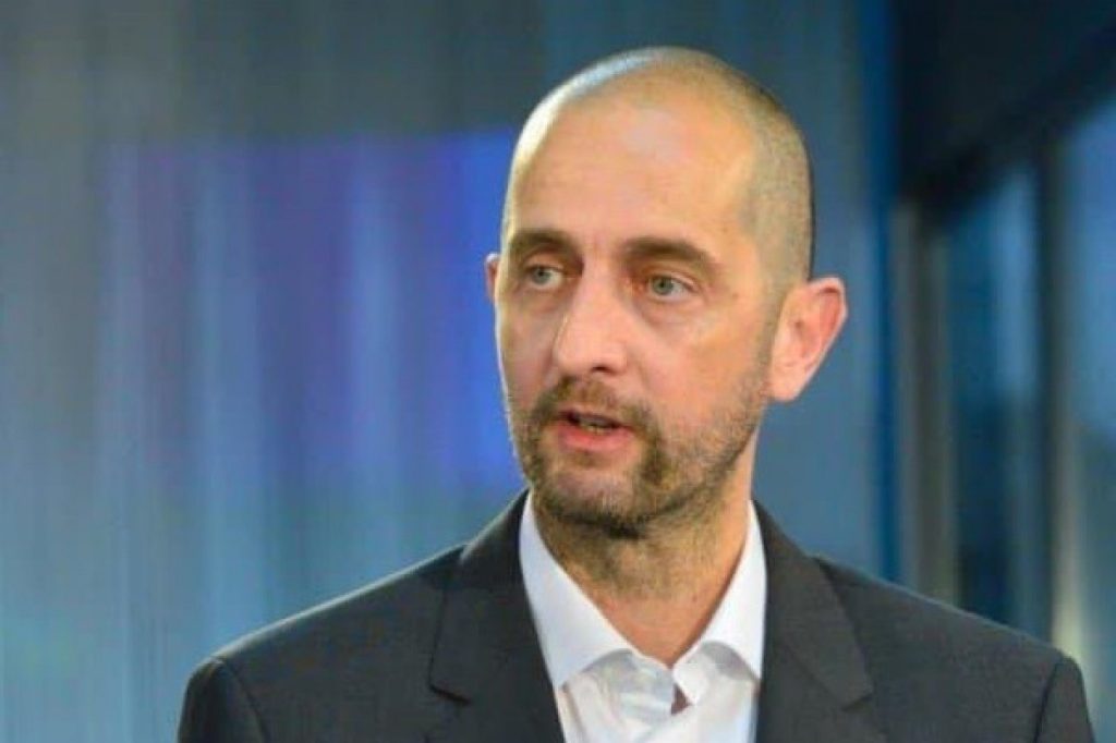 Dragoș Damian (Terapia) – Cât de îngrijorați să fim că, în curând, decrețeii se vor pensiona?
