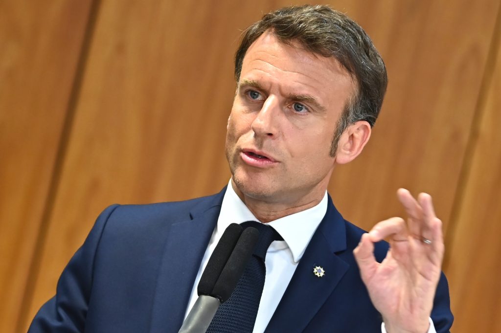 Emmanuel Macron spune că vrea de-acum să îşi dedice „energia” reformelor „la scară europeană”
