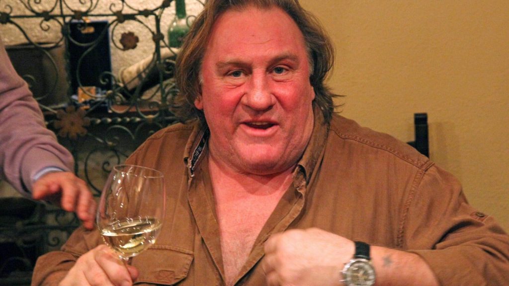  Actorul Gerard Depardieu, chemat la secție pentru a fi reținut și interogat