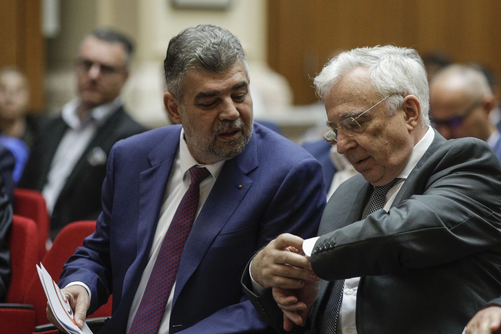  Premierul îl susţine pe Mugur Isărescu pentru un nou mandat la şefia BNR