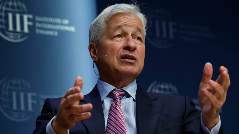 Jamie Dimon, CEO al JPMorgan Chase: AI poate avea un impact similar cu cel al tipografiilor, electricităţii şi computerelor