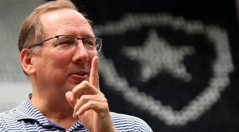 John Textor, patronul grupărilor Olympique Lyon şi Botafogo, suspendat 45 de zile în Brazilia
