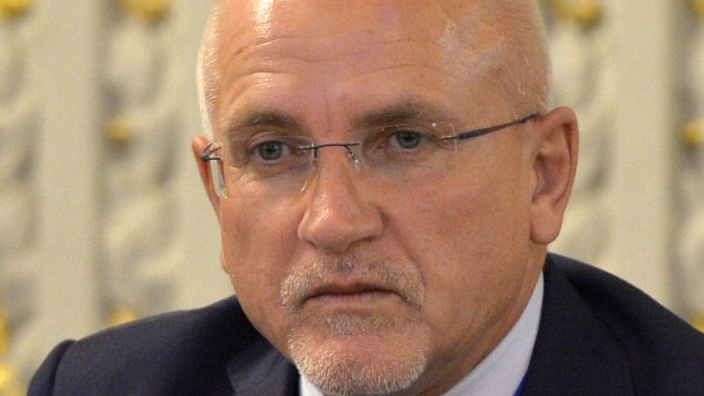 Armata obligatorie trebuie să suplinească lipsa resurselor României, care nu-și permite o armată profesionistă mare