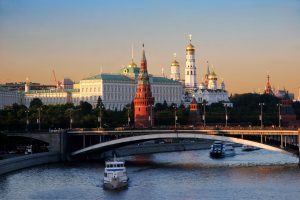 Un american care a ajutat Moscova din interiorul Ucrainei să planifice capturarea oraşului Kurahoven, a primit paşaport rusesc