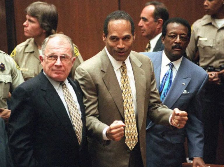 A murit O.J. Simpson, fostul superstar al fotbalului american achitat în „procesul secolului”