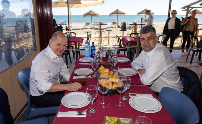 Cancelarul german Olaf Scholz vine sâmbătă în România. El se va întâlni cu Marcel Ciolacu