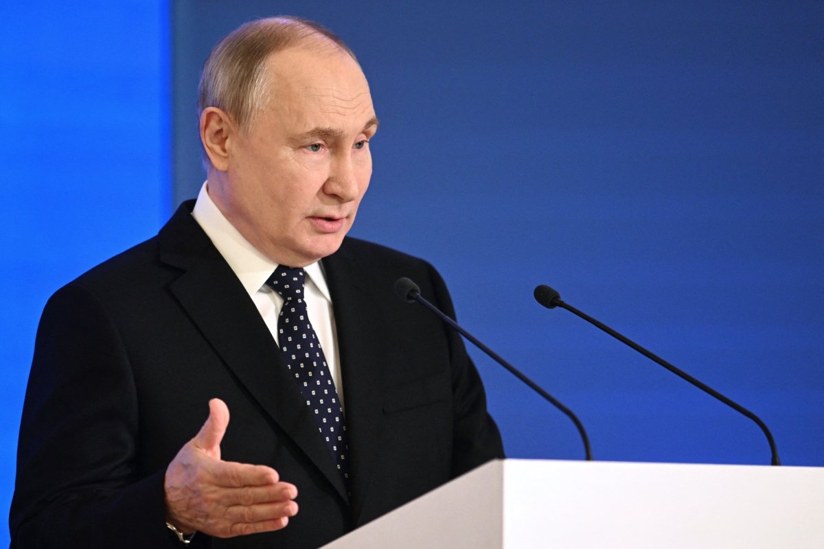 Putin este nemulţumit de cum a fost curăţată până acum pata de petrol din Marea Neagră