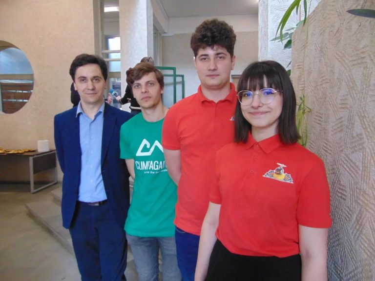 Concurs de mașini autonome - șase echipe de la Politehnica ieșeană merg la Hamburg, la faza internațională