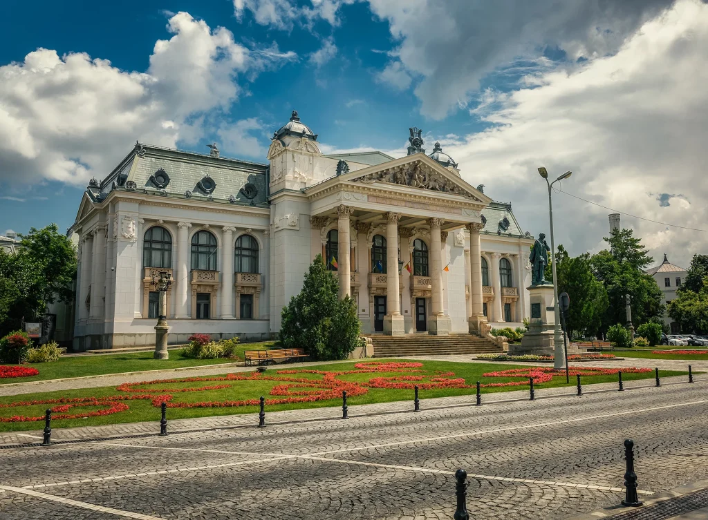  Contract pentru proiectarea spațiilor verzi din jurul Teatrului Național