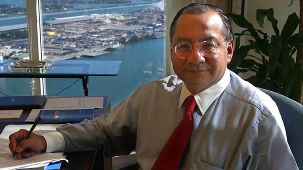  Fost ambasador american, spion pentru Cuba, condamnat la 15 ani de închisoare