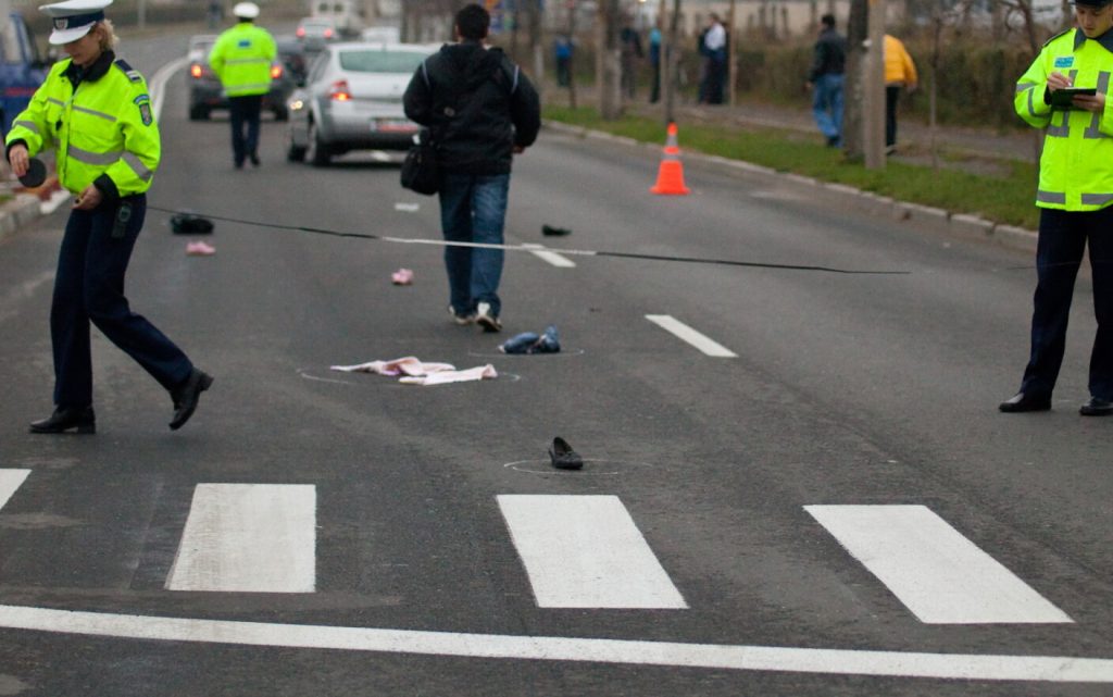 Cât ar trebui să primească o femeie accidentată grav pe trecerea de pietoni? Asigurătorul i-a dat 2% din cât a cerut, iar judecătorii 6%