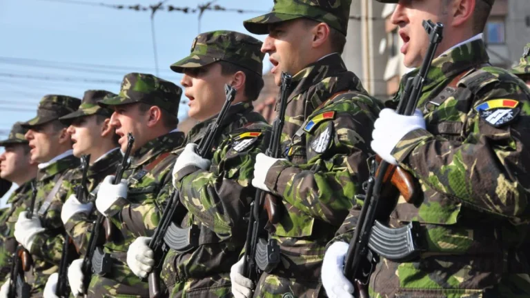 Armata a scos la concurs peste 5.000 de posturi, s-au ocupat doar jumătate