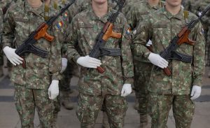 Ce spune Ionuţ Moşteanu despre serviciul militar obligatoriu: E nevoie de o armată profesionistă, bine profesionalizată, bine înzestrată, bine motivată şi, pe lângă asta, o rezervă voluntară consistentă