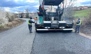 Lățirea unei străzi la marginea Iașului: proprietarii au obținut la judecată despăgubiri de șase ori mai mari decât le-a dat primăria