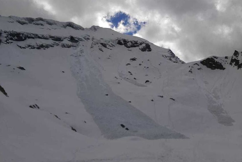  Avalanşă de mari dimensiuni în zona Bâlea. „A curs azi dimineaţă «Clasica de Bâlea»”
