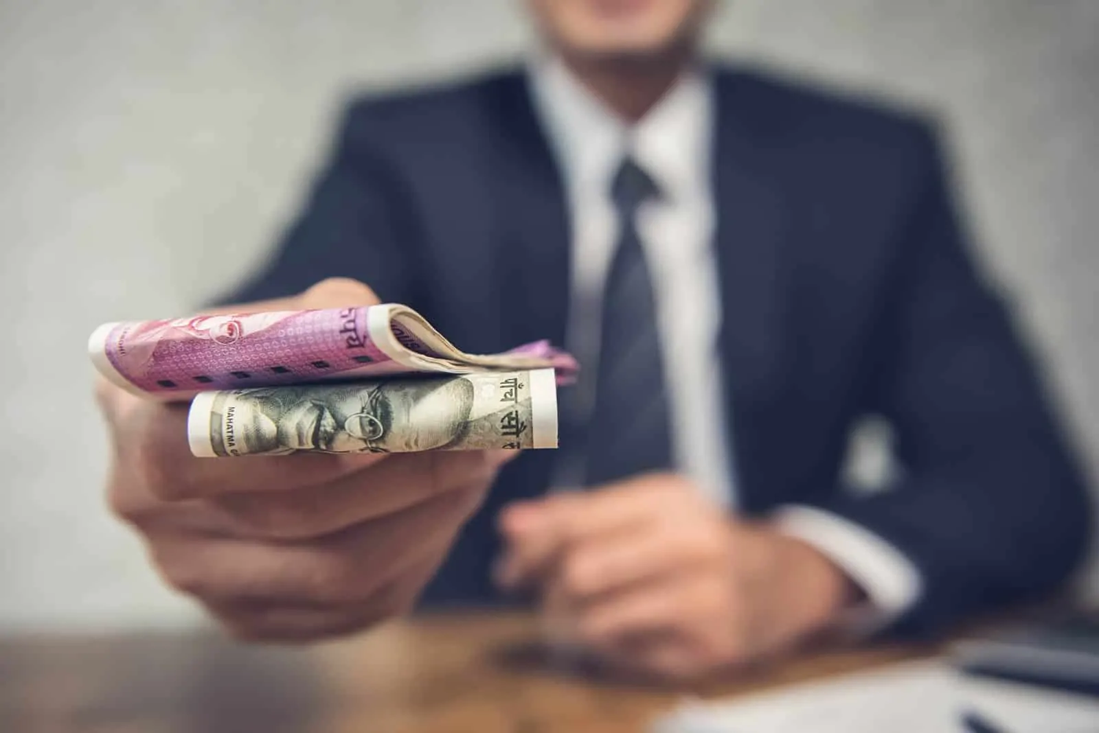 Un ieșean a fost la un pas să se îmbolnăvească de nervi din cauza unui împrumut