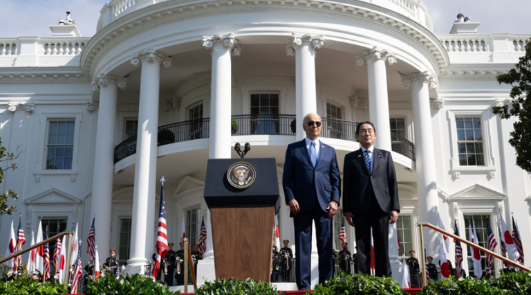 Un japonez va fi primul primul astronaut neamerican care pune piciorul pe Lună, anunţă Biden