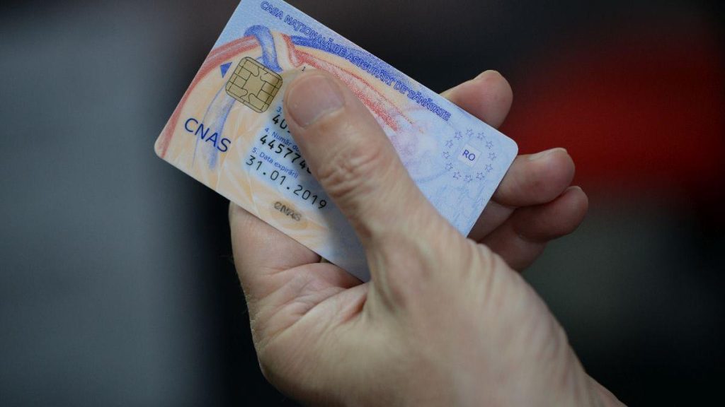 Probleme cu emiterea cardurilor de sănătate? Ieșenii le așteaptă cu lunile de la Imprimeria Națională