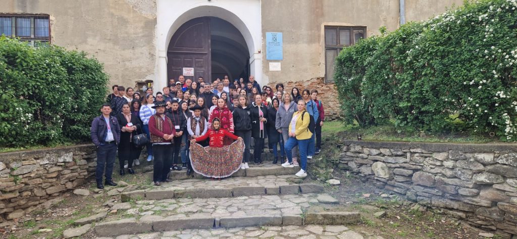  El este unul din cei mai deștepți elevi romi din țară. Învață la Târgu Frumos și a luat singurul 10 la concursul national