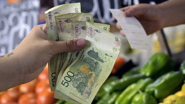 Economia Argentinei a scăzut probabil cu 5,9% în februarie, în termeni anuali