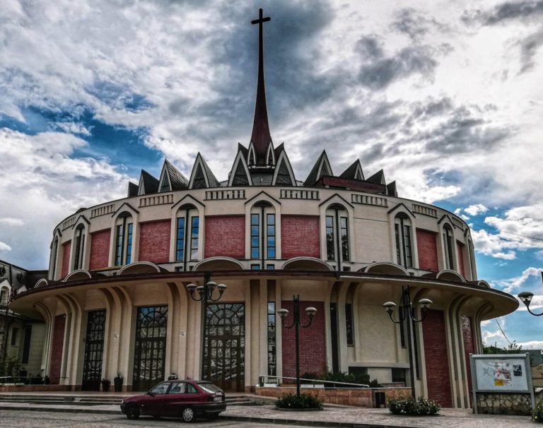 Apel rar de a ieși la vot al tuturor episcopilor catolici din România. „De vot depinde bunul mers al societăţii noastre de matrice profund europeană”