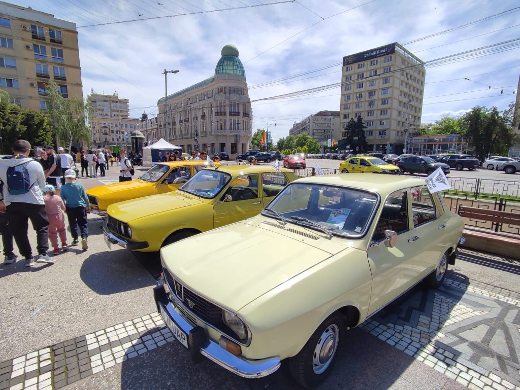  expozitie_masini_epoca_Iasi4-662e2c862bb19
