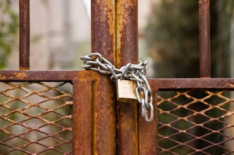 Numărul firmelor cu probleme ar putea sări, în acest an, de 150.000