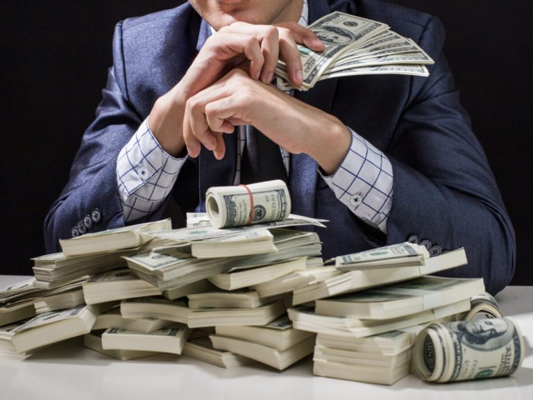 Șase români au ajuns în Topul Forbes cu miliardarii lumii. Cine este cel mai bogat afacerist din România