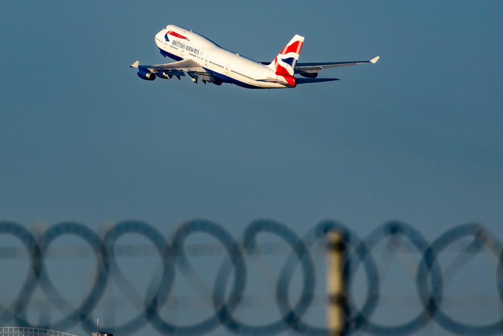  Presa din UK: Ruşii bruiază avioane de linie din România, care pierd semnalul GPS. Zonele în care au loc cele mai multe atacuri